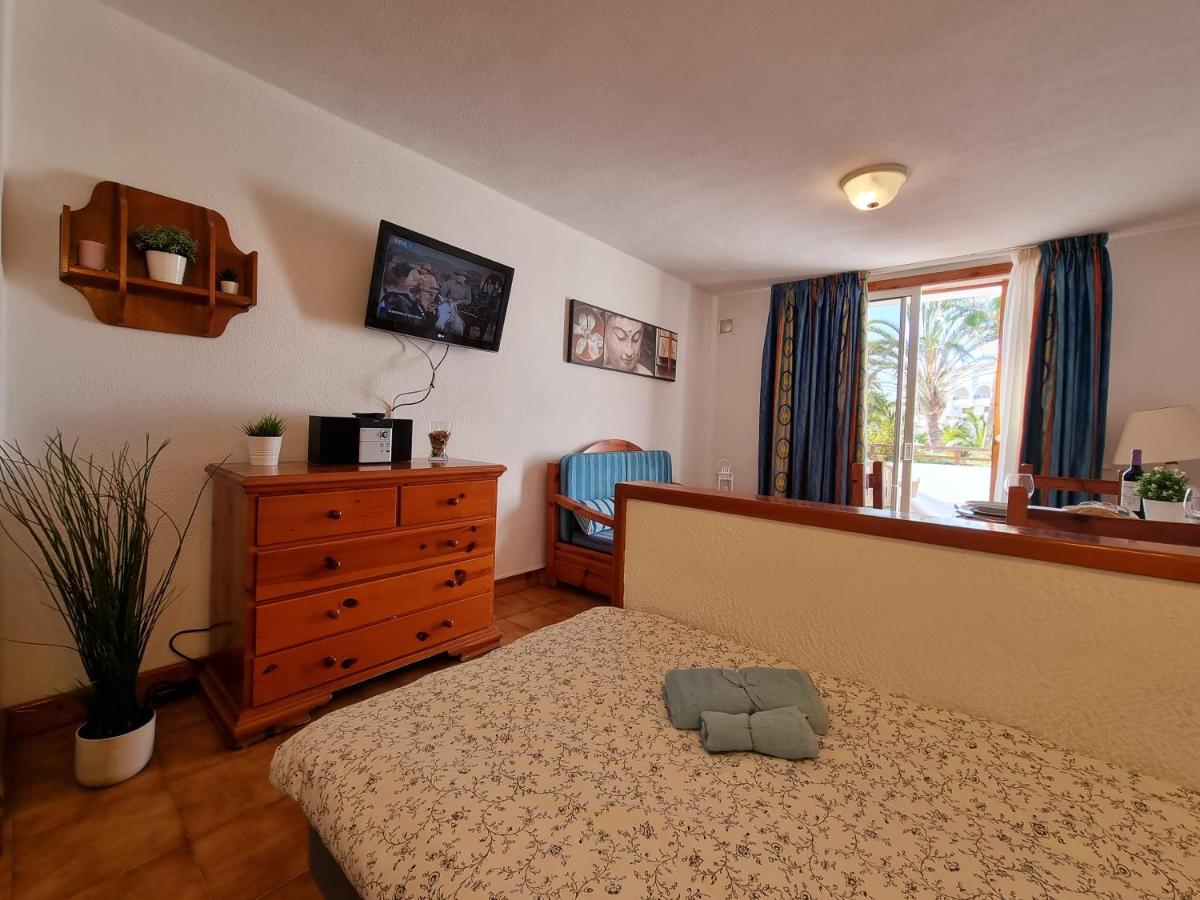 Studio Apartment No 1 Directly On The Beach And Sea, Terrace, Heated Pool, Wifi Playa de las Américas Eksteriør billede