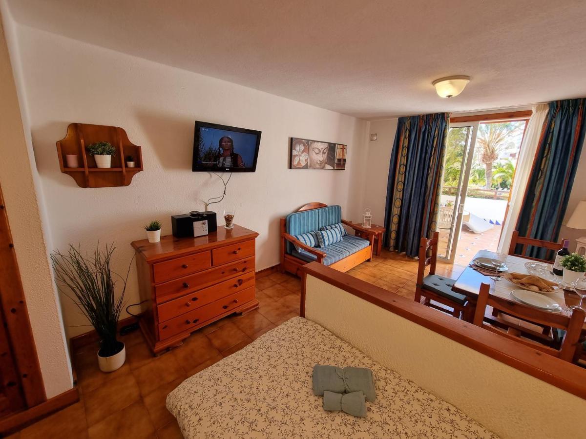 Studio Apartment No 1 Directly On The Beach And Sea, Terrace, Heated Pool, Wifi Playa de las Américas Eksteriør billede