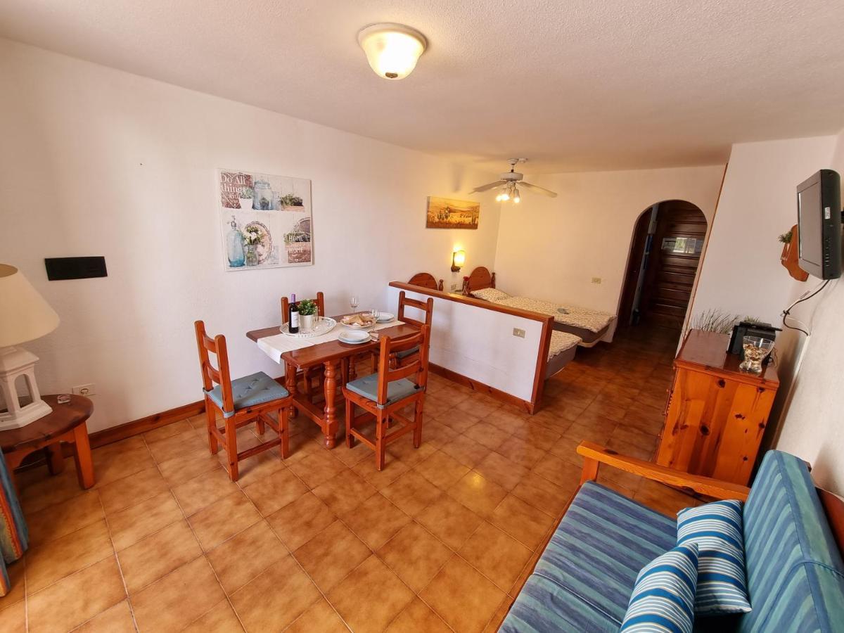 Studio Apartment No 1 Directly On The Beach And Sea, Terrace, Heated Pool, Wifi Playa de las Américas Eksteriør billede