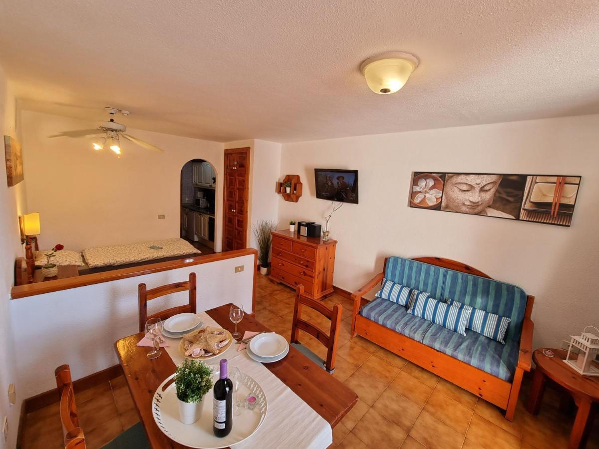 Studio Apartment No 1 Directly On The Beach And Sea, Terrace, Heated Pool, Wifi Playa de las Américas Eksteriør billede