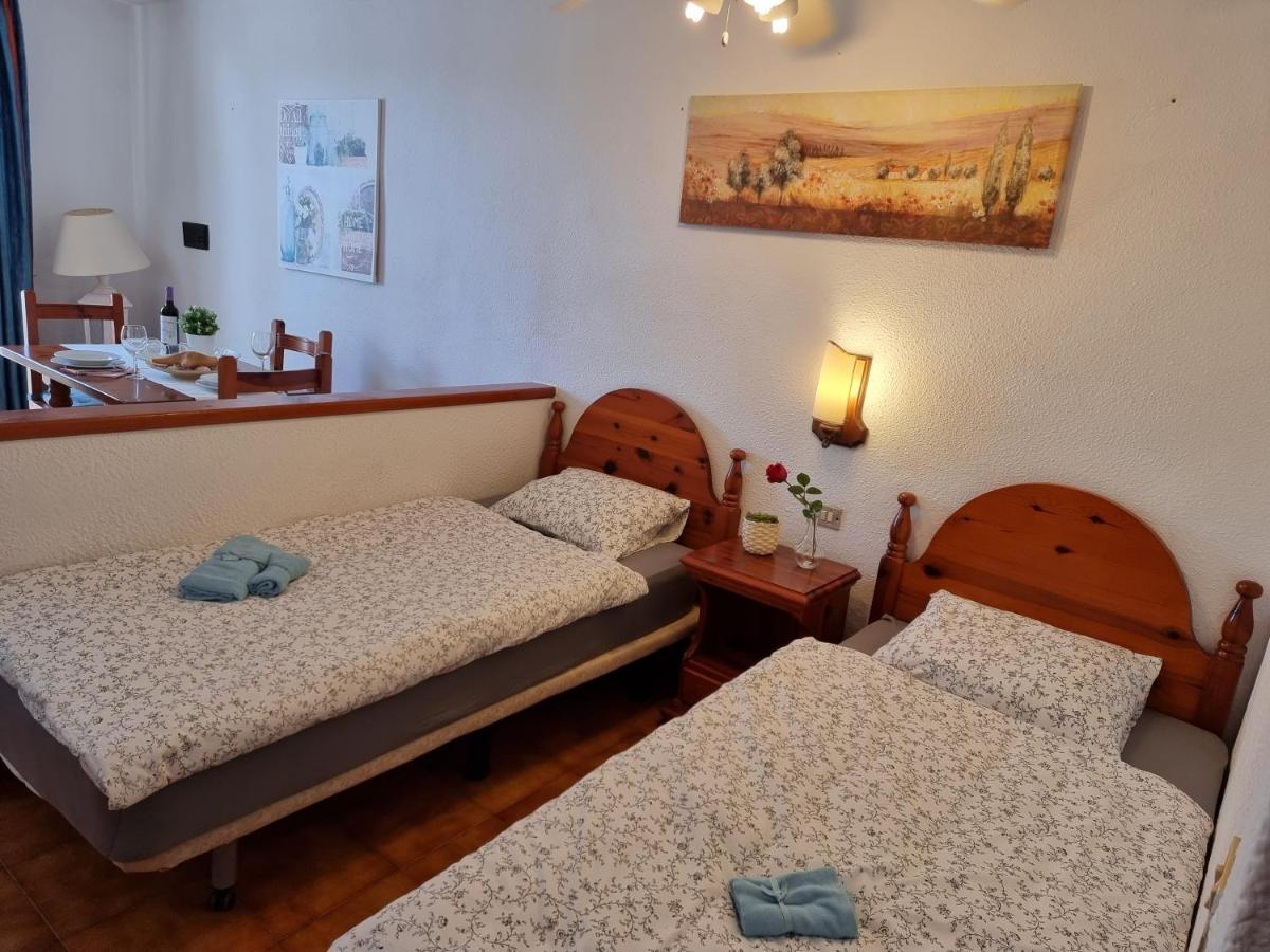 Studio Apartment No 1 Directly On The Beach And Sea, Terrace, Heated Pool, Wifi Playa de las Américas Eksteriør billede