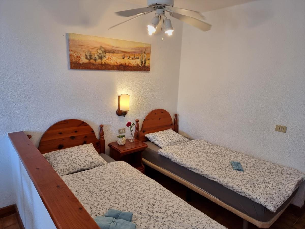 Studio Apartment No 1 Directly On The Beach And Sea, Terrace, Heated Pool, Wifi Playa de las Américas Eksteriør billede