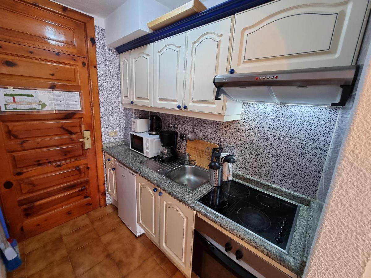 Studio Apartment No 1 Directly On The Beach And Sea, Terrace, Heated Pool, Wifi Playa de las Américas Eksteriør billede